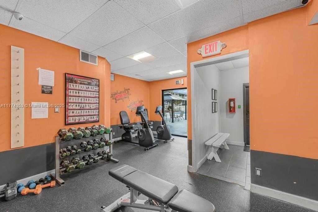 Small Image of 1101 HILLCREST CT #315, Hollywood Number 21