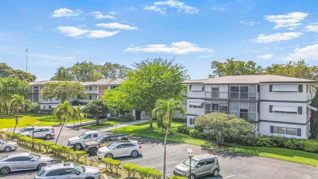 Small Image of 1101 HILLCREST CT #315, Hollywood Number 25