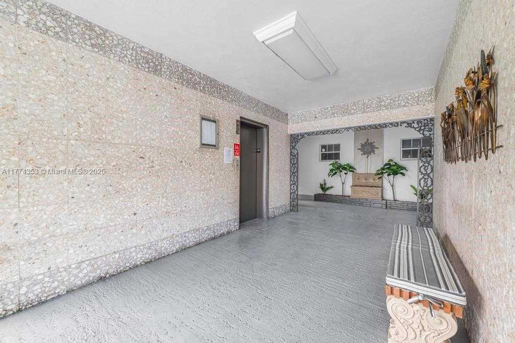 Small Image of 1101 HILLCREST CT #315, Hollywood Number 26
