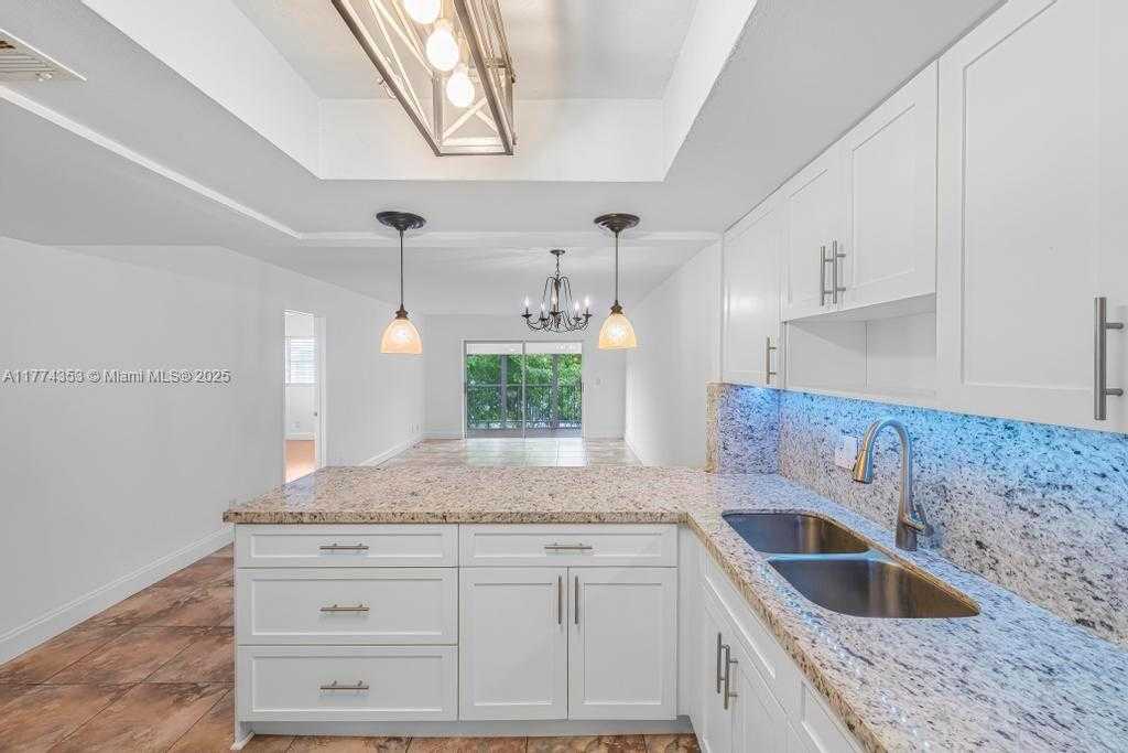 Small Image of 1101 HILLCREST CT #315, Hollywood Number 7