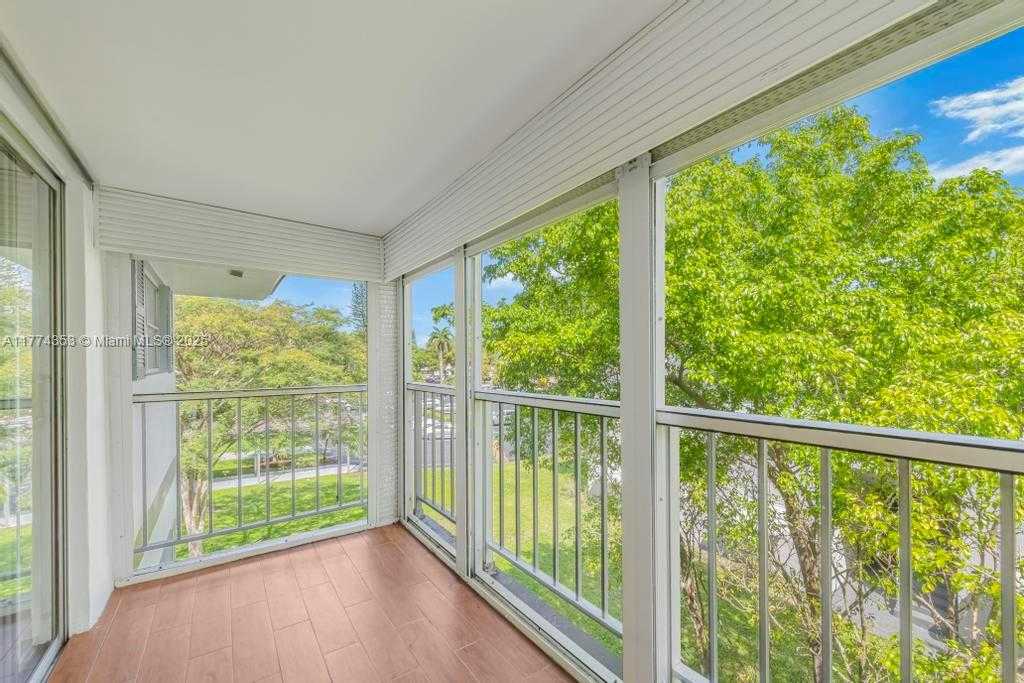 Small Image of 1101 HILLCREST CT #315, Hollywood Number 8