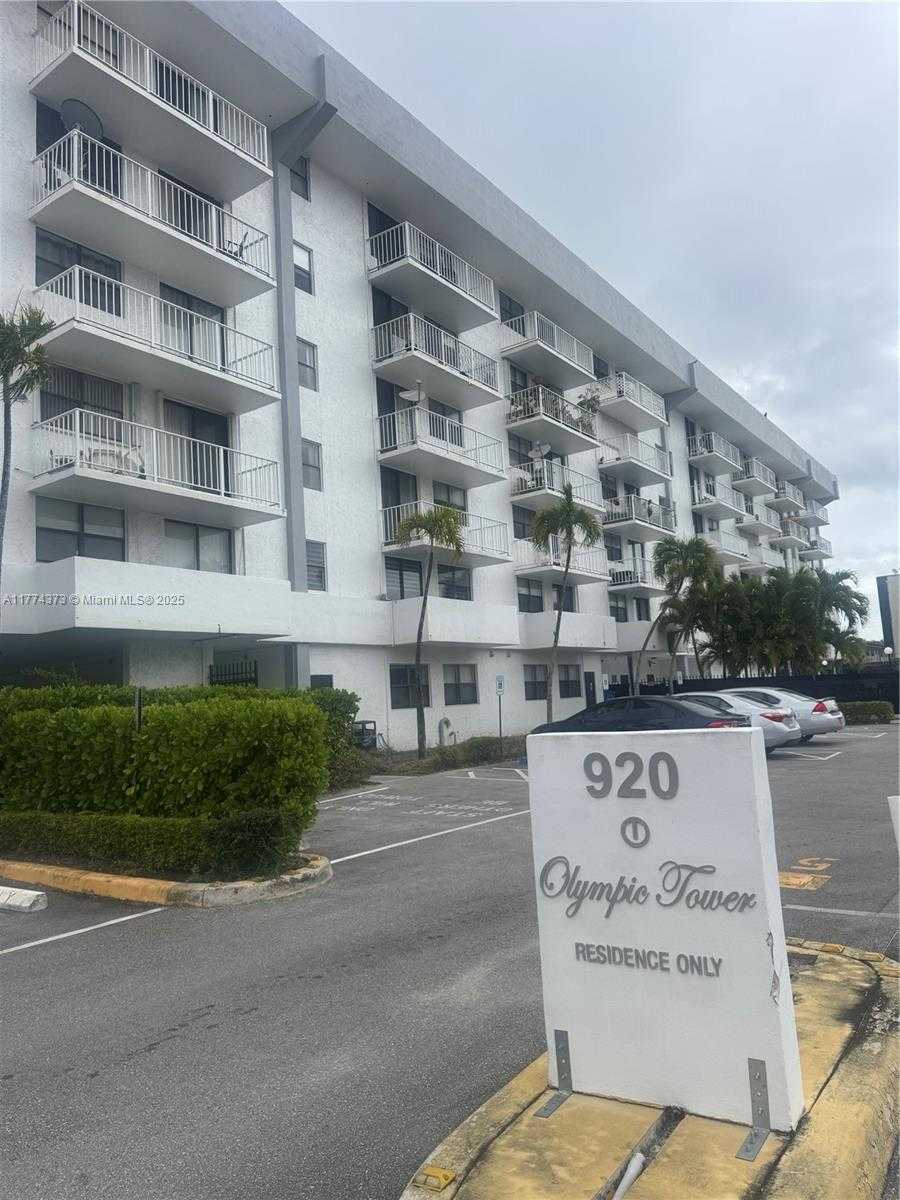Small Image of 920 NORTH EAST 169TH ST #404, North Miami Beach Number 3