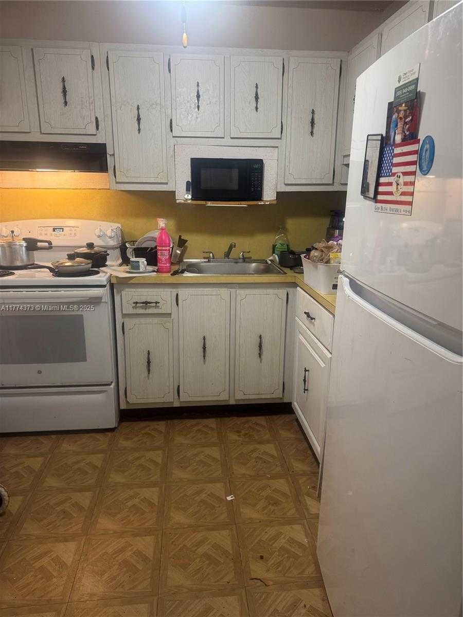 Small Image of 920 NORTH EAST 169TH ST #404, North Miami Beach Number 6
