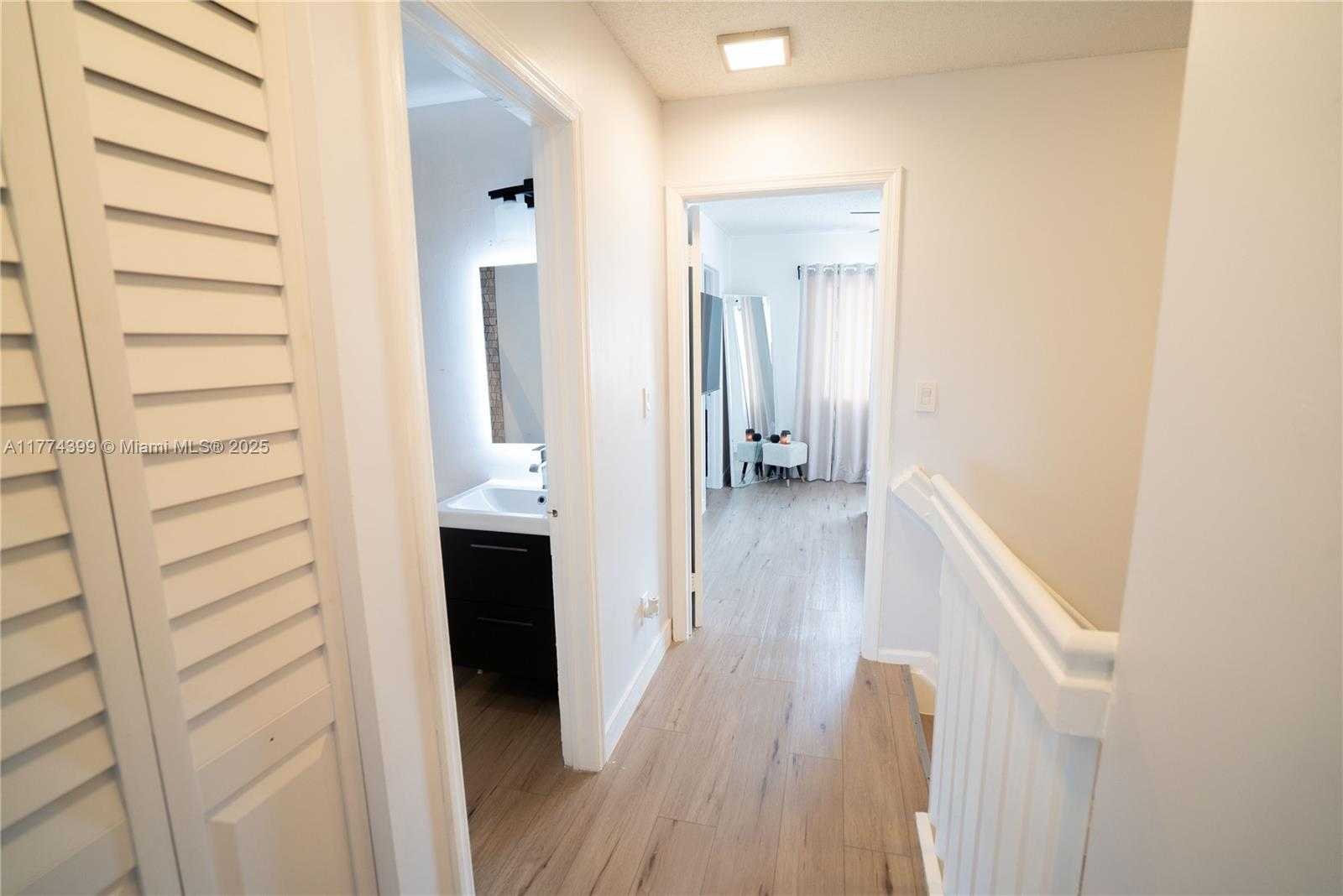 Small Image of 13906 SOUTH WEST 173RD TER #13906, Miami Number 14