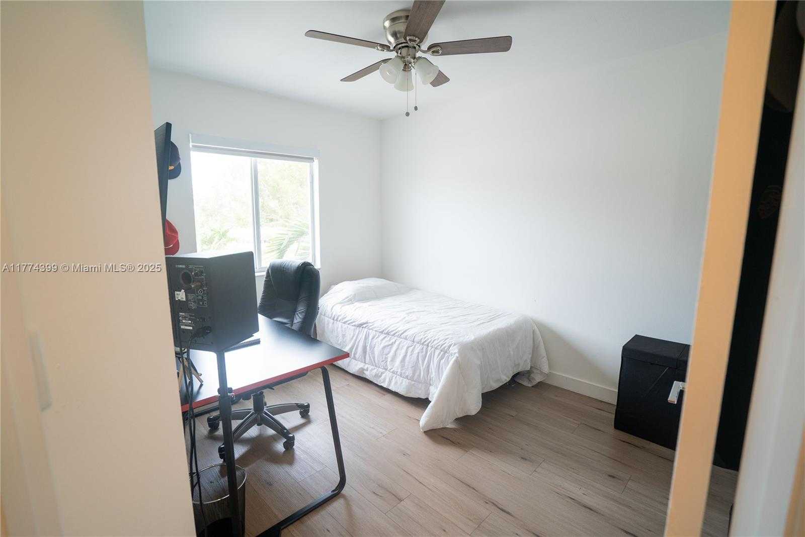 Small Image of 13906 SOUTH WEST 173RD TER #13906, Miami Number 16