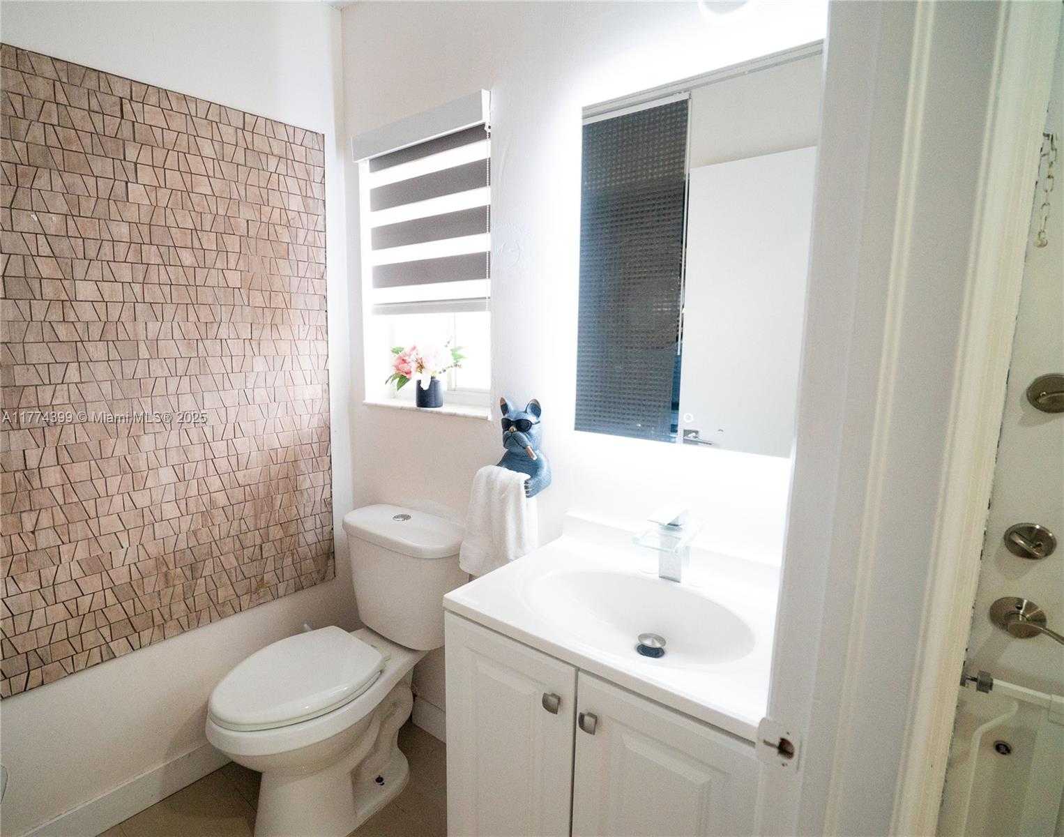 Small Image of 13906 SOUTH WEST 173RD TER #13906, Miami Number 8