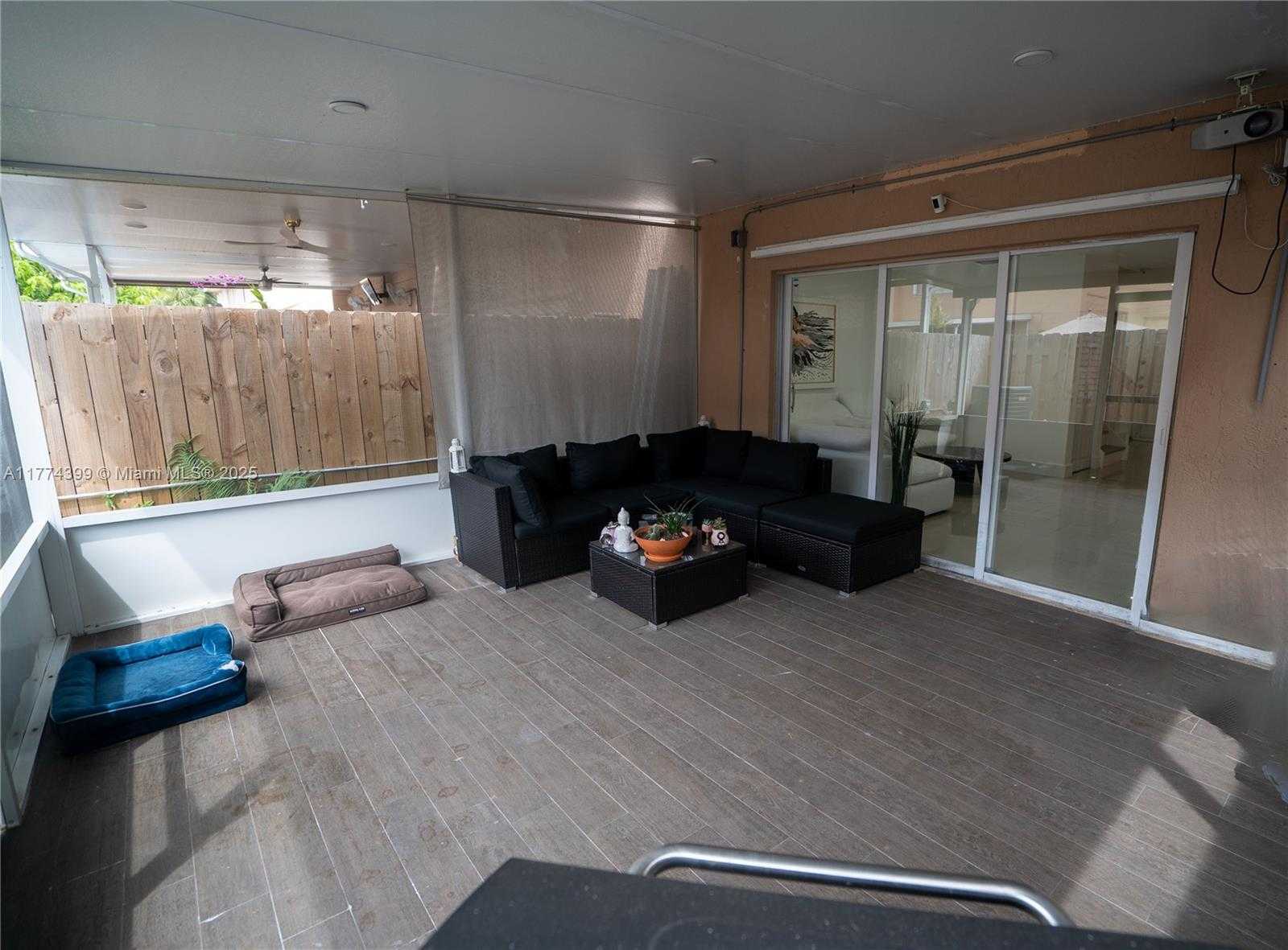 Small Image of 13906 SOUTH WEST 173RD TER #13906, Miami Number 9