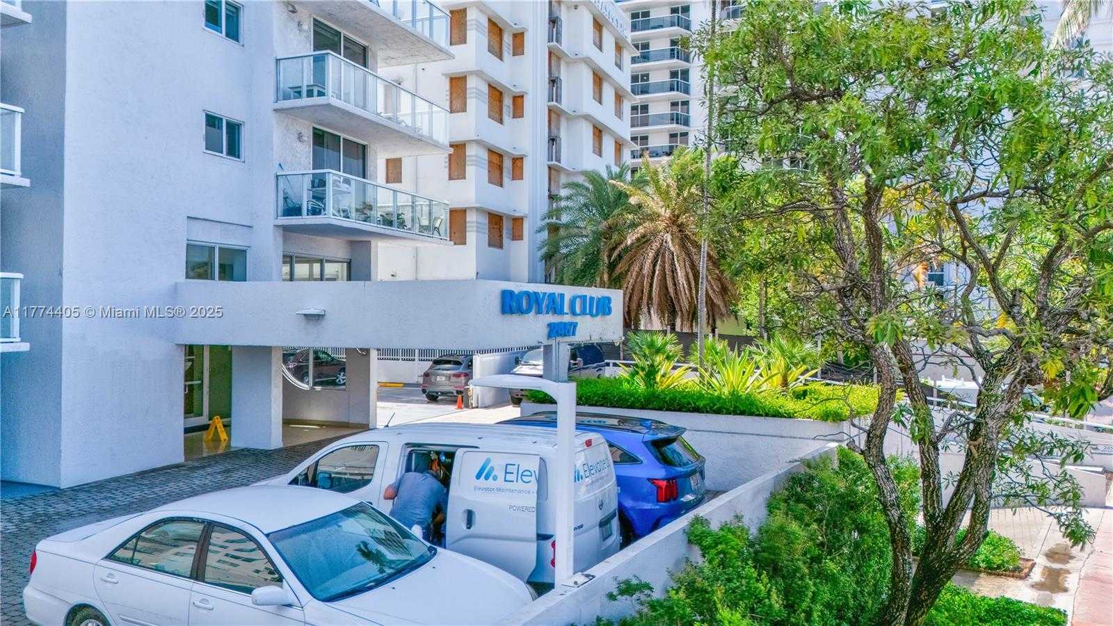 Small Image of 2457 COLLINS AVE #202, Miami Beach Number 14