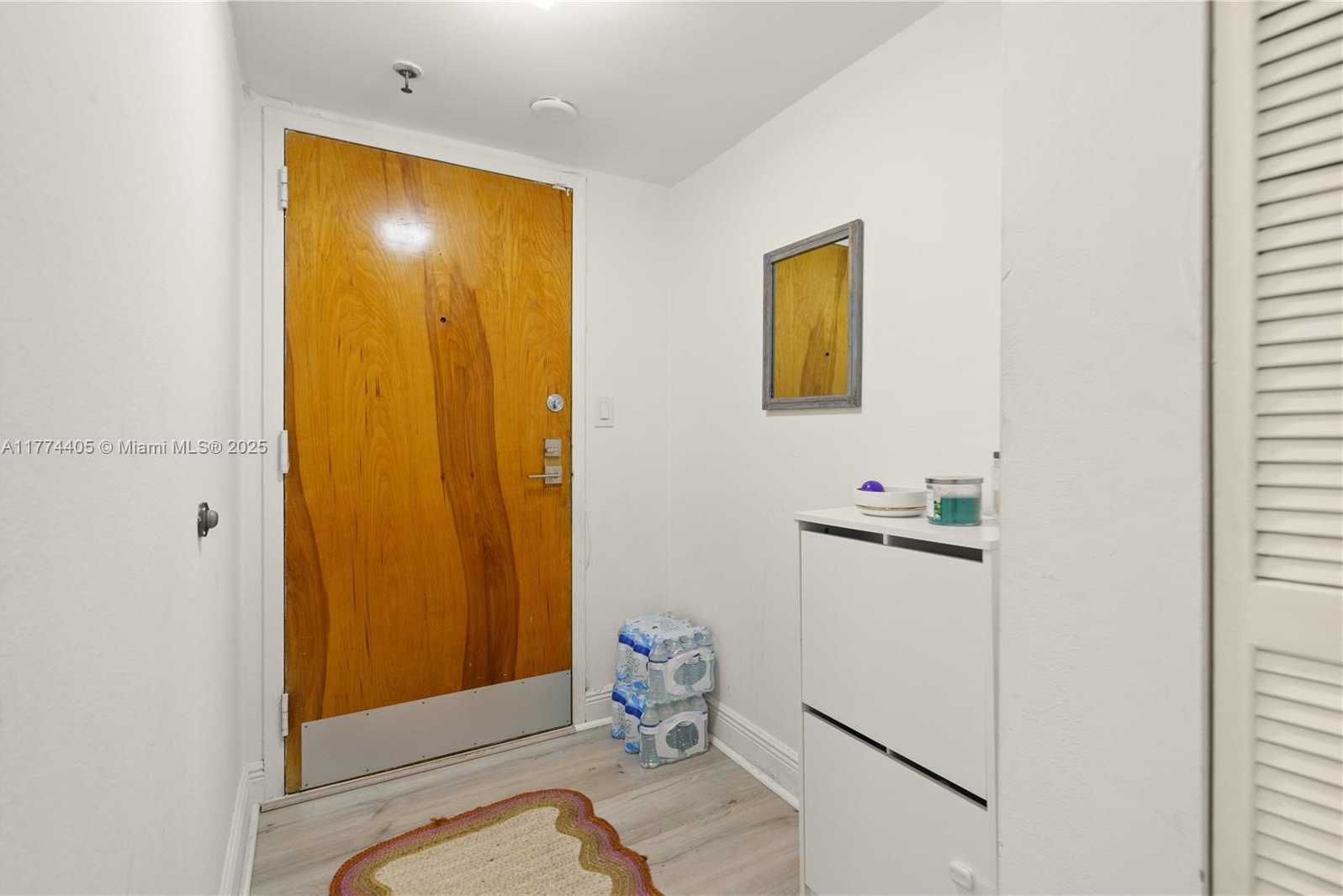 Small Image of 2457 COLLINS AVE #202, Miami Beach Number 15