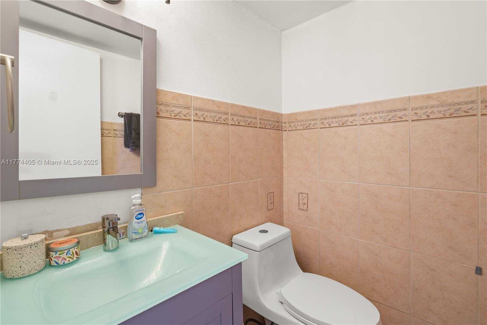 Small Image of 2457 COLLINS AVE #202, Miami Beach Number 16