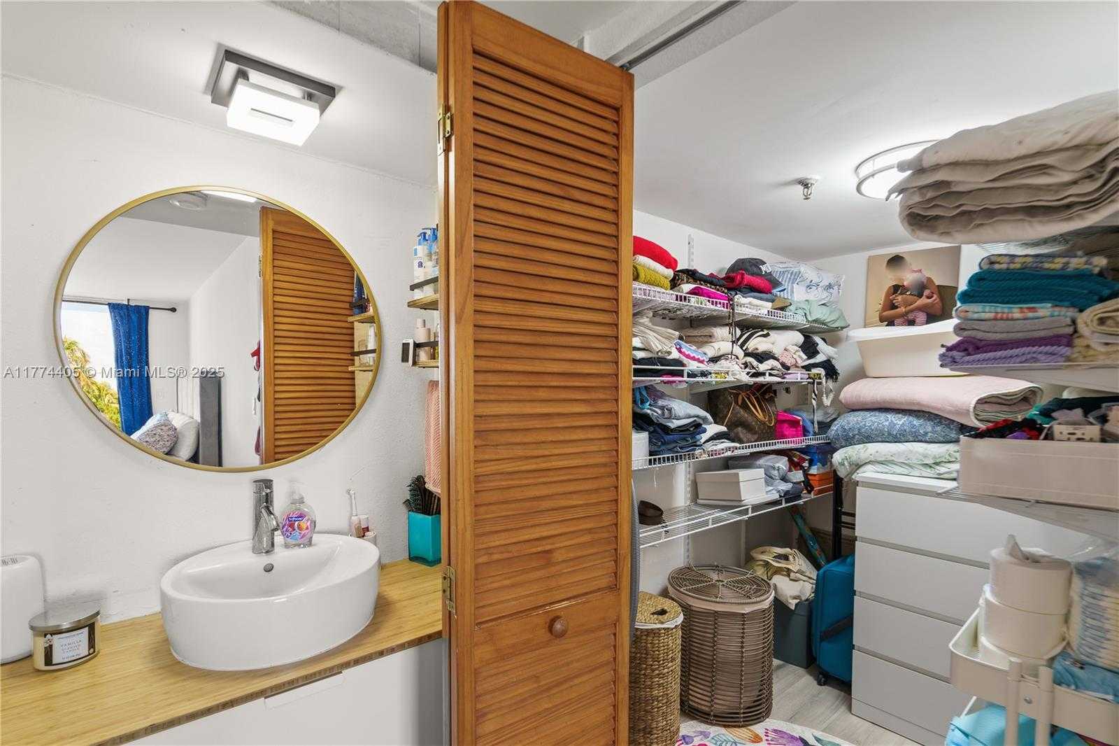 Small Image of 2457 COLLINS AVE #202, Miami Beach Number 17