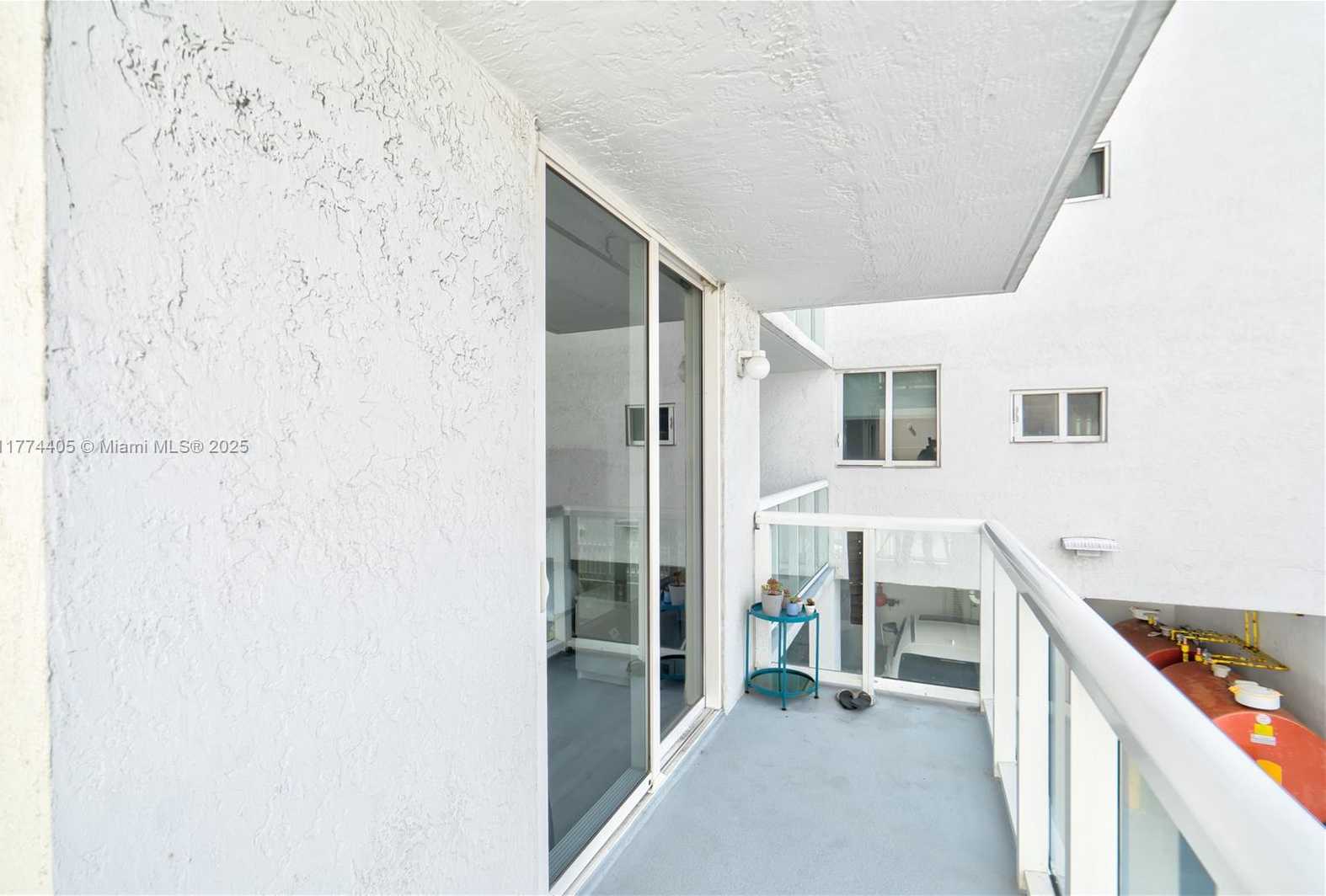 Small Image of 2457 COLLINS AVE #202, Miami Beach Number 22