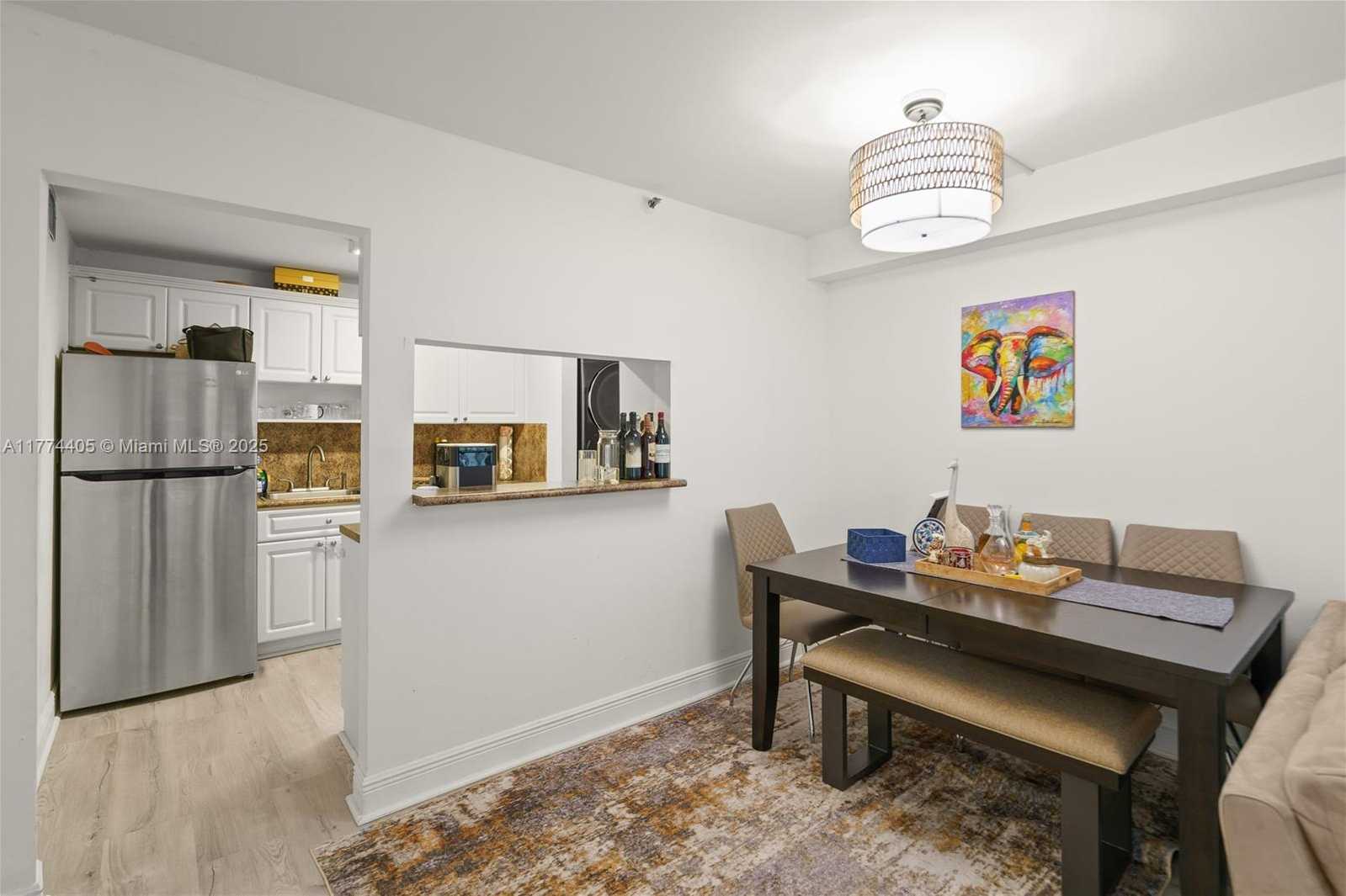 Small Image of 2457 COLLINS AVE #202, Miami Beach Number 35