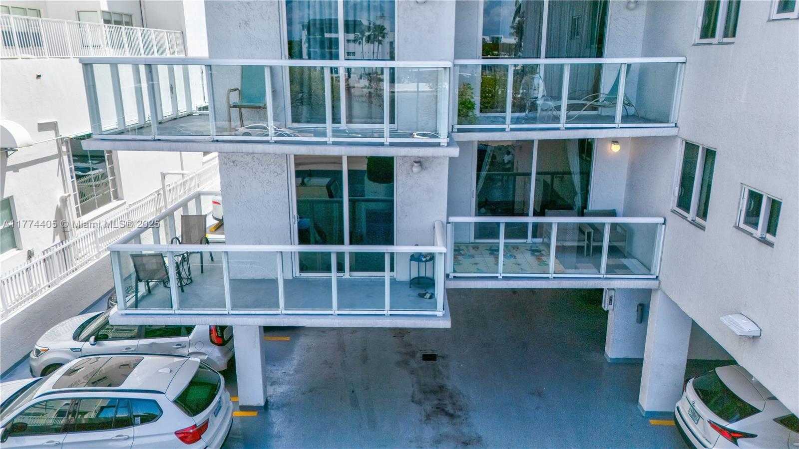 Small Image of 2457 COLLINS AVE #202, Miami Beach Number 6