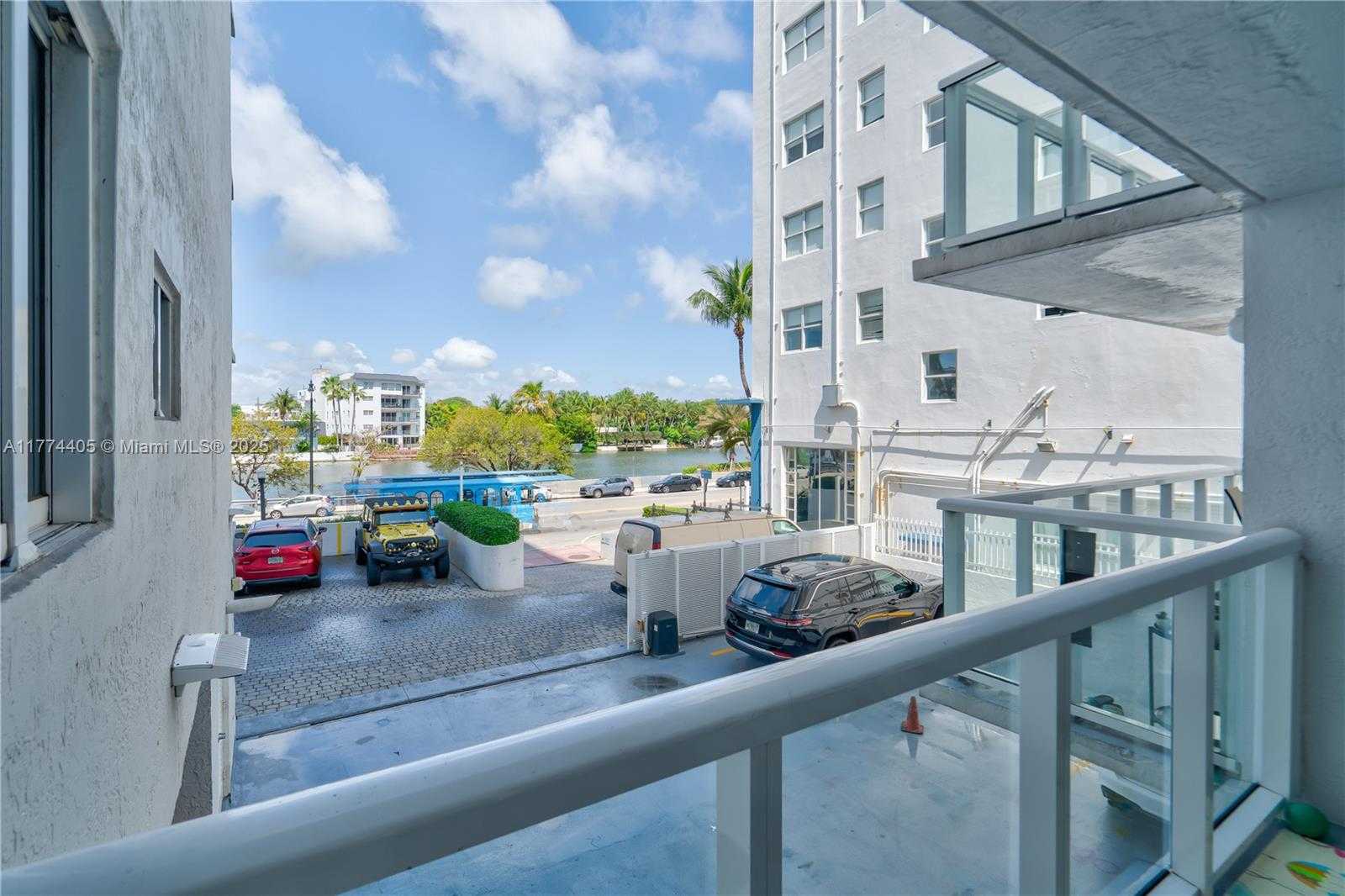 Small Image of 2457 COLLINS AVE #202, Miami Beach Number 9