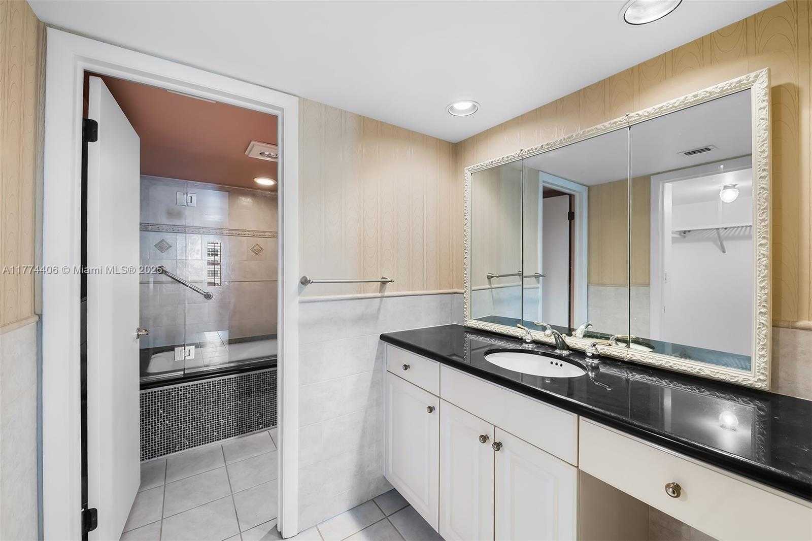 Small Image of 3900 GALT OCEAN DR #214, Fort Lauderdale Number 16