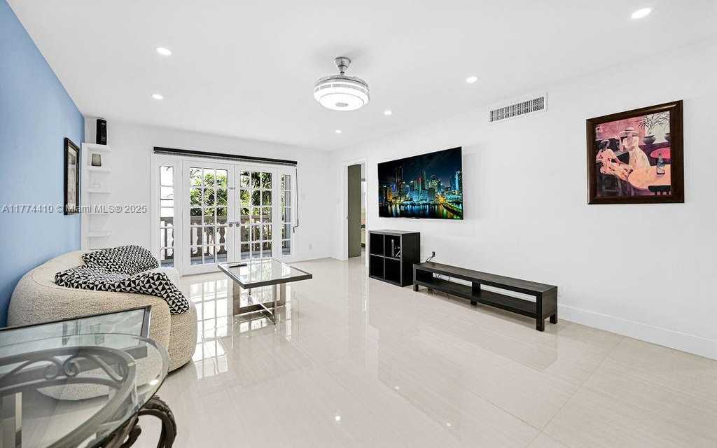 Small Image of 410 SOUTH EAST 2ND ST #223, Hallandale Beach Number 12