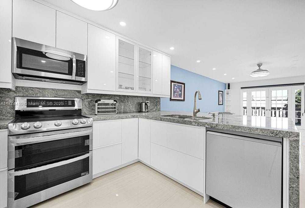 Small Image of 410 SOUTH EAST 2ND ST #223, Hallandale Beach Number 17