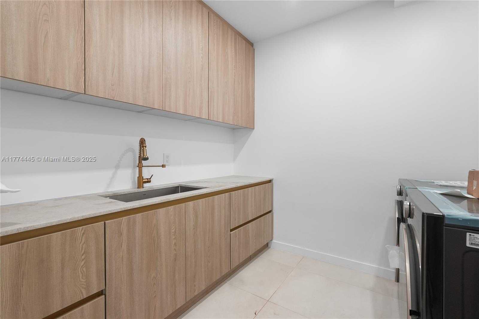 Small Image of 1825 NORTH EAST 26TH AVE #C, Fort Lauderdale Number 13