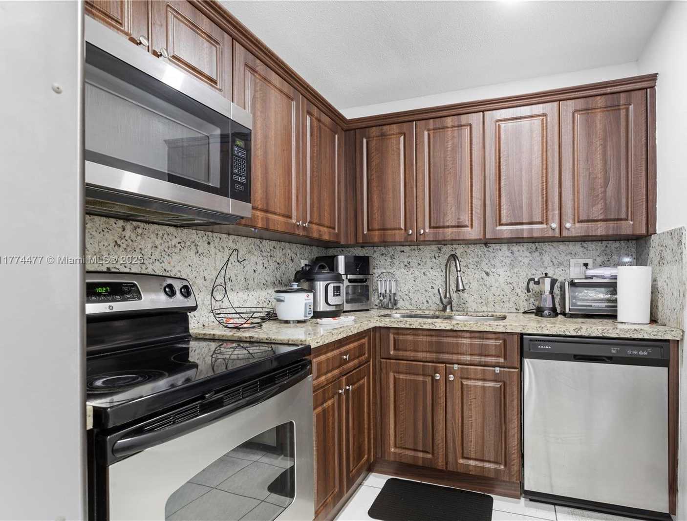 Small Image of 6130 WEST 19TH AVE #215, Hialeah Number 3