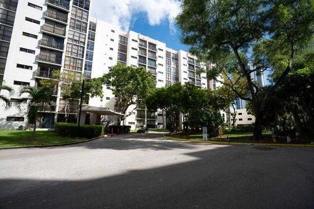 Small Image of 17021 NORTH BAY RD #414, Sunny Isles Beach Number 21