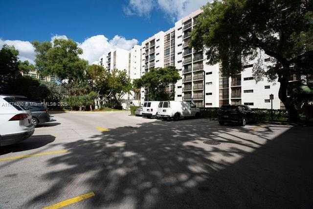 Small Image of 17021 NORTH BAY RD #414, Sunny Isles Beach Number 22