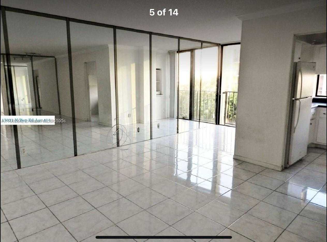 Small Image of 17021 NORTH BAY RD #414, Sunny Isles Beach Number 4