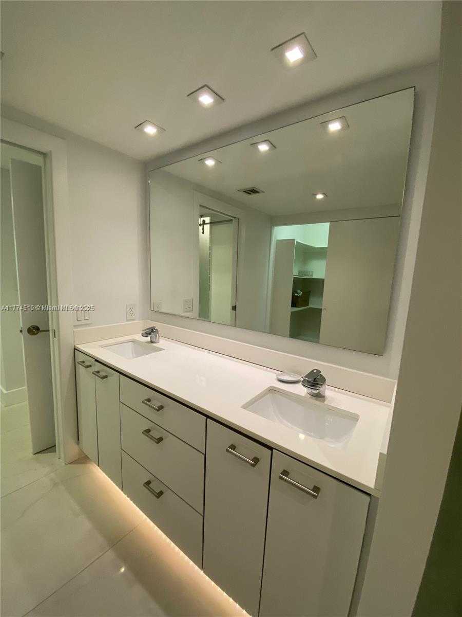 Small Image of 181 CRANDON BLVD #207, Key Biscayne Number 11