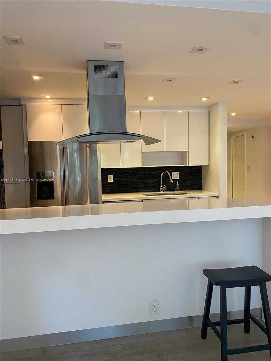 Small Image of 181 CRANDON BLVD #207, Key Biscayne Number 2