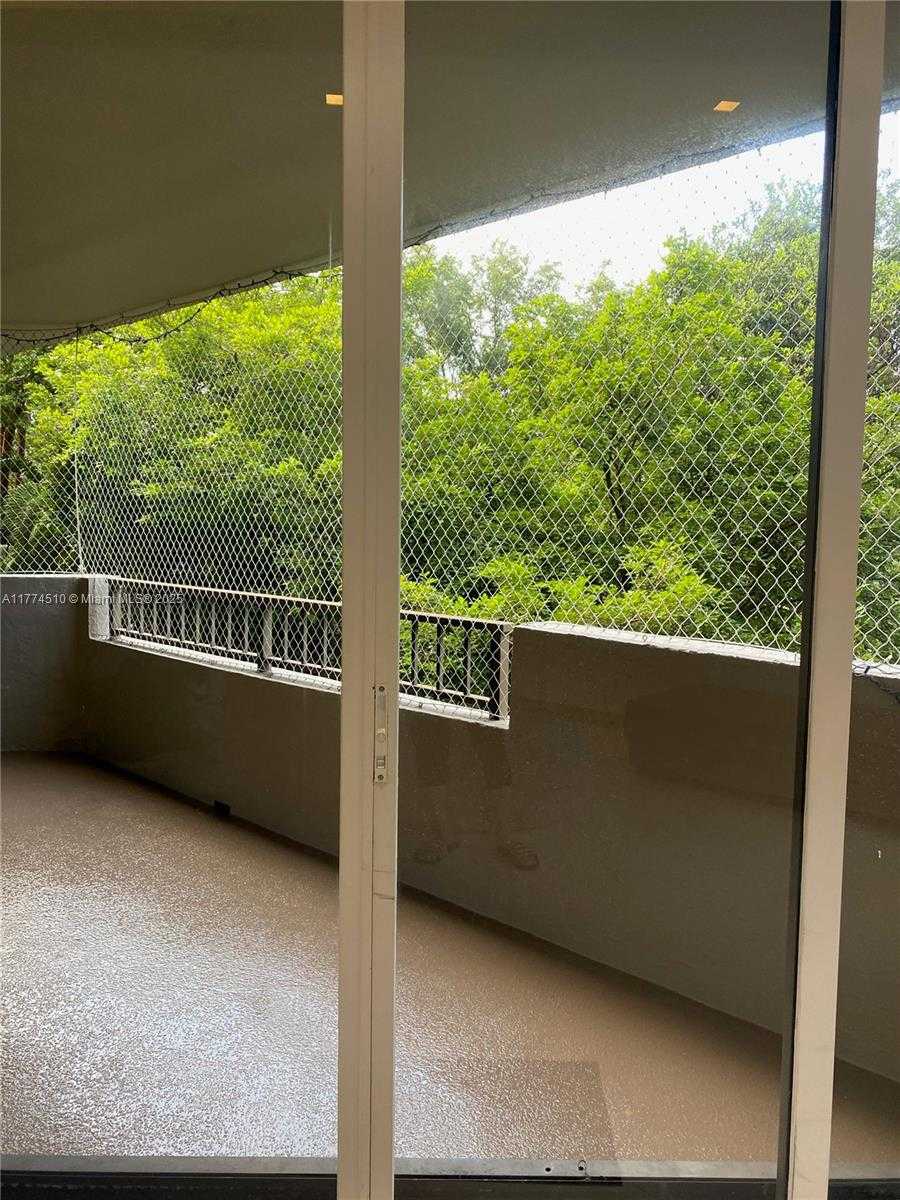 Small Image of 181 CRANDON BLVD #207, Key Biscayne Number 6