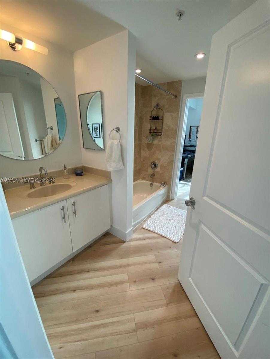 Small Image of 7900 HARBOR ISLAND DR #619, North Bay Village Number 15