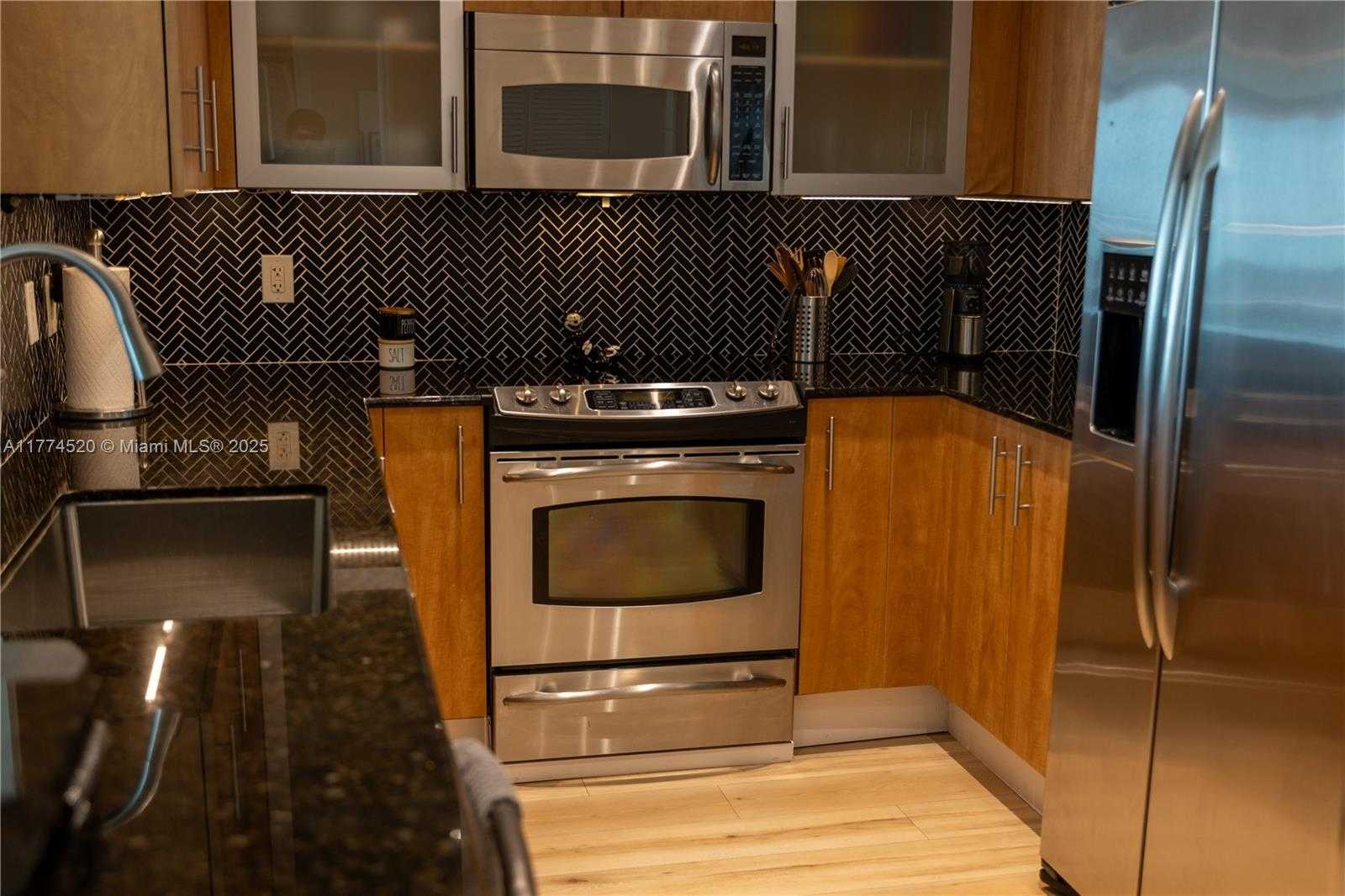 Small Image of 7900 HARBOR ISLAND DR #619, North Bay Village Number 3
