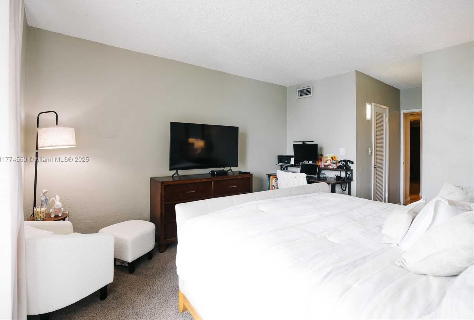 Small Image of 19390 COLLINS AVE #1614, Sunny Isles Beach Number 13