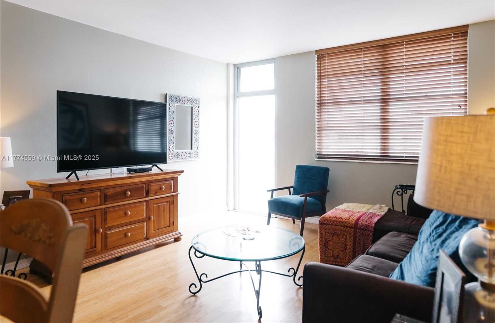 Small Image of 19390 COLLINS AVE #1614, Sunny Isles Beach Number 6