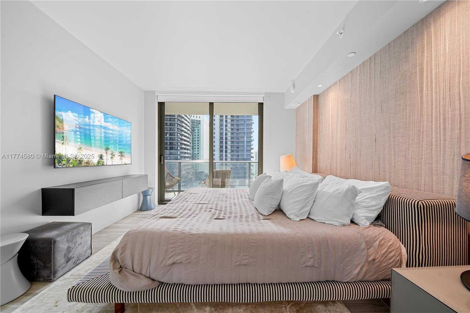 Small Image of 801 SOUTH MIAMI AVE #1410, Miami Number 19