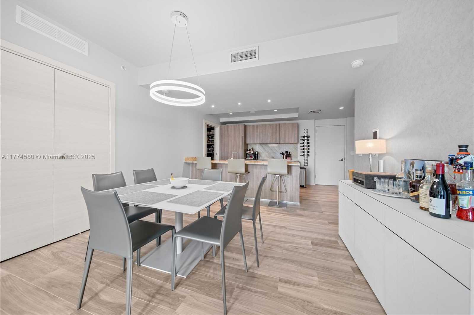 Small Image of 801 SOUTH MIAMI AVE #1410, Miami Number 21