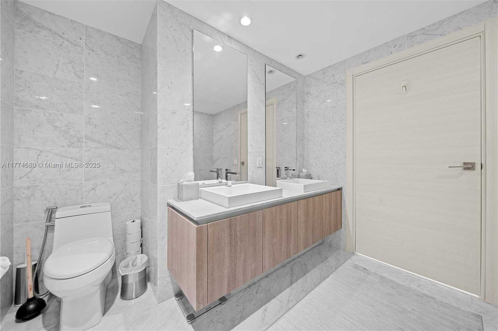 Small Image of 801 SOUTH MIAMI AVE #1410, Miami Number 31