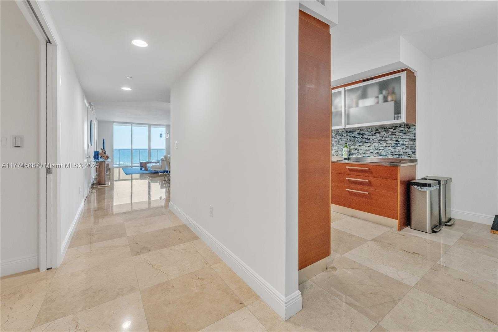 Small Image of 1850 SOUTH OCEAN DR #803, Hallandale Beach Number 10