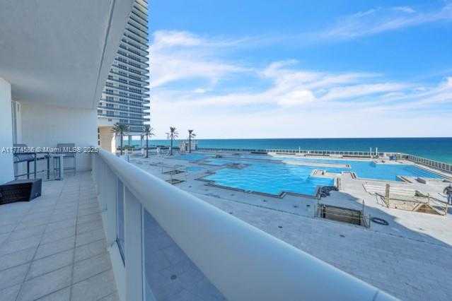 Small Image of 1850 SOUTH OCEAN DR #803, Hallandale Beach Number 4