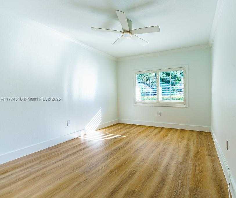 Small Image of 95 EDGEWATER DR #105, Coral Gables Number 10
