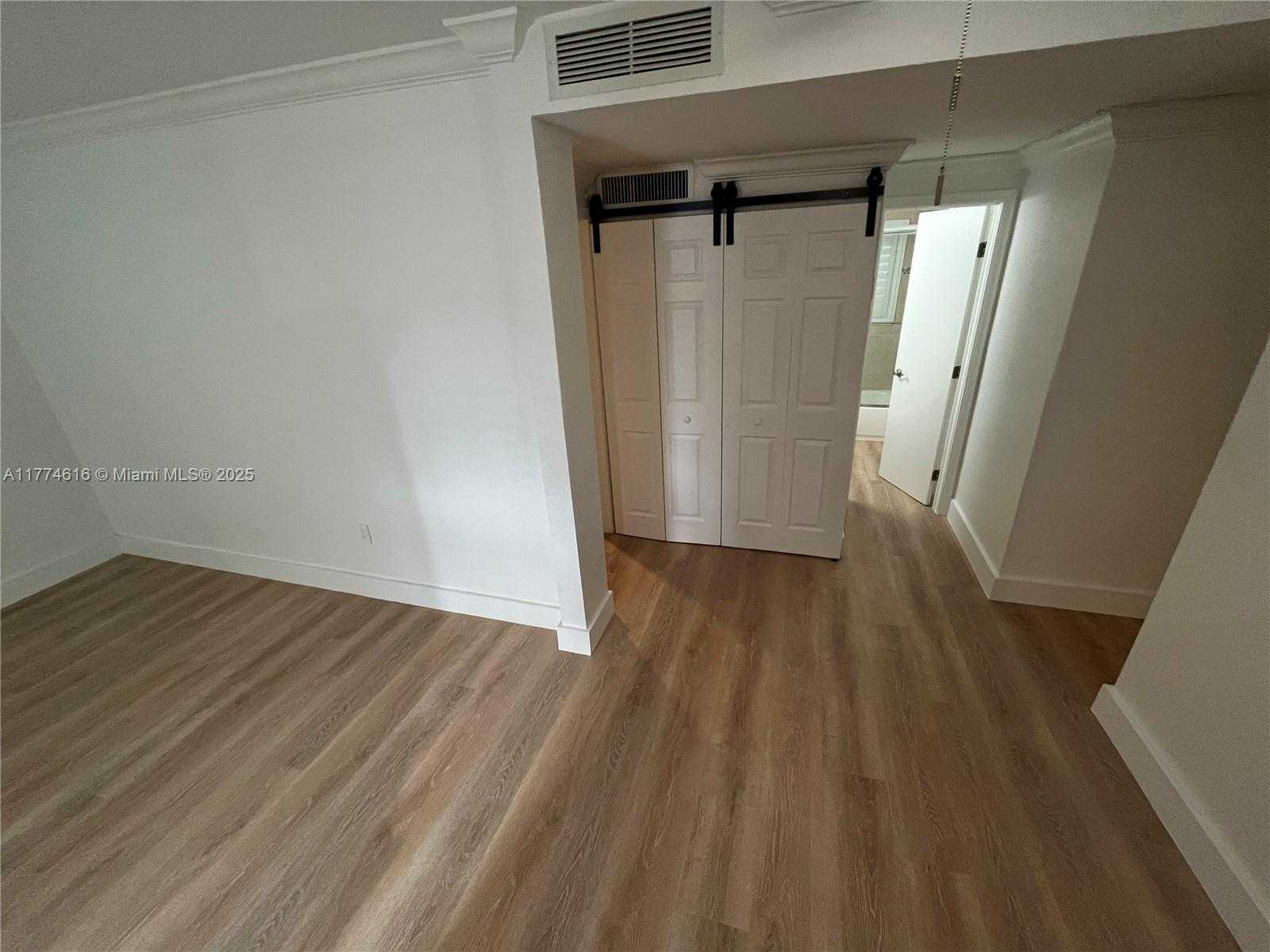 Small Image of 95 EDGEWATER DR #105, Coral Gables Number 12
