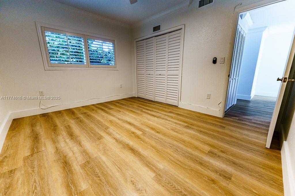 Small Image of 95 EDGEWATER DR #105, Coral Gables Number 15
