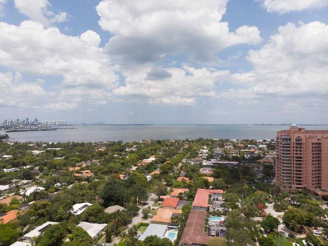 Small Image of 95 EDGEWATER DR #105, Coral Gables Number 27