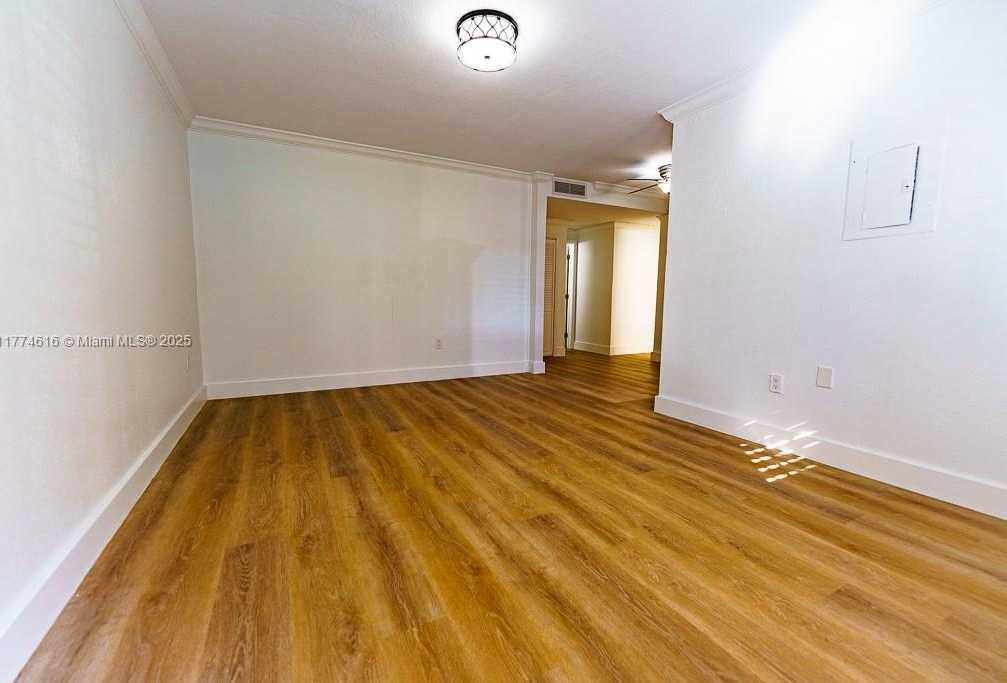 Small Image of 95 EDGEWATER DR #105, Coral Gables Number 9
