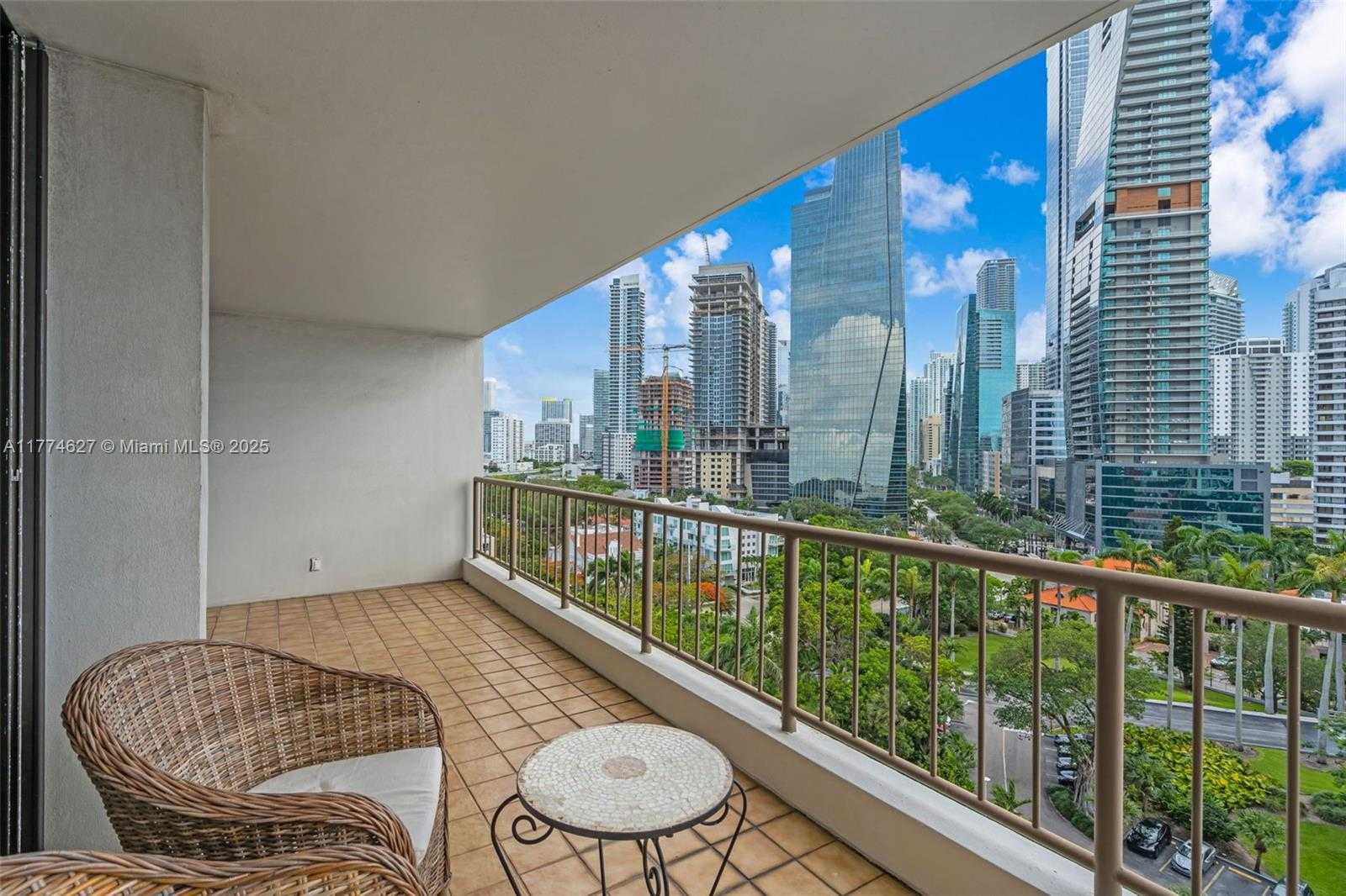 Small Image of 1581 BRICKELL AVE #808, Miami Number 11