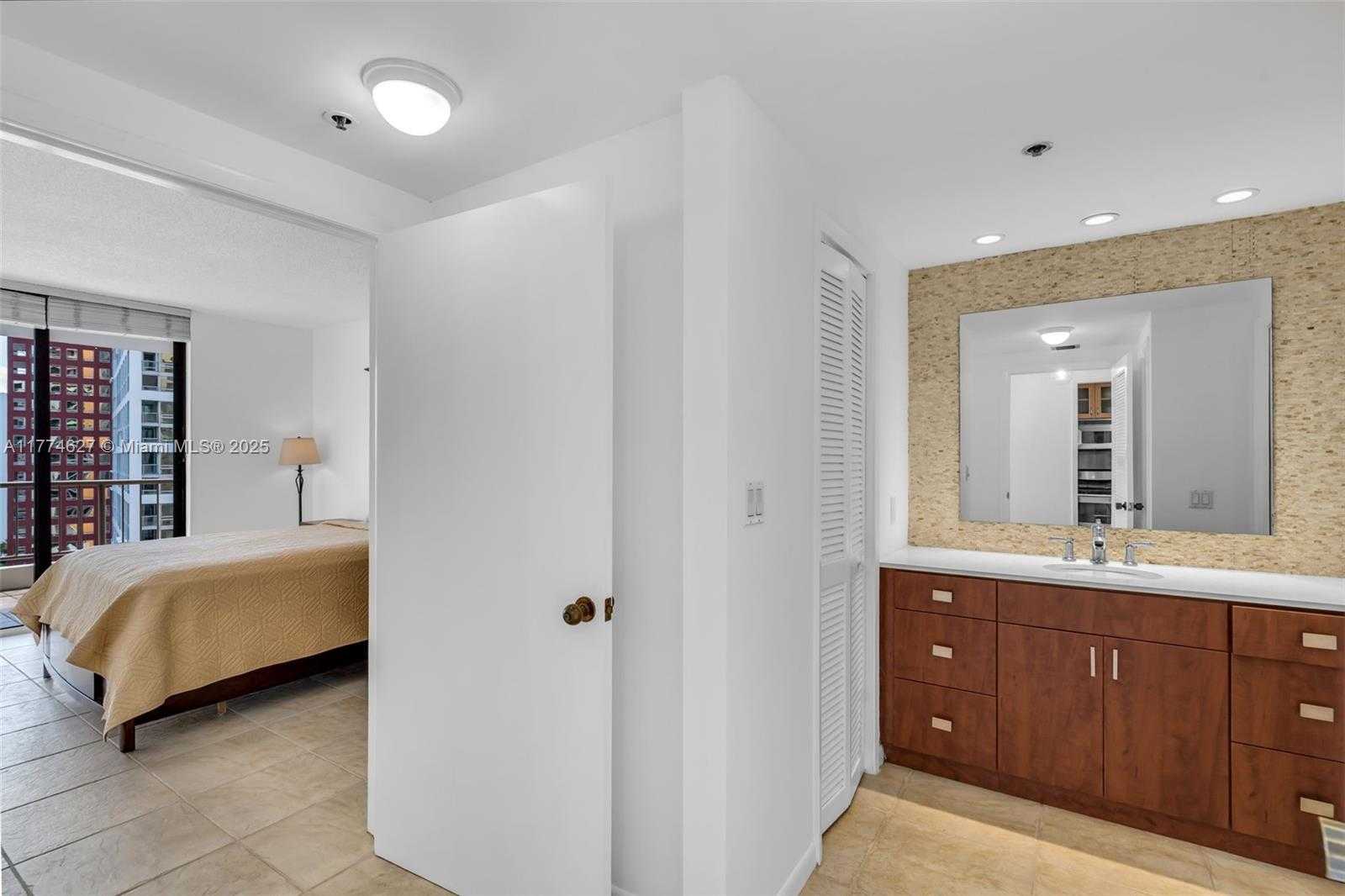Small Image of 1581 BRICKELL AVE #808, Miami Number 20
