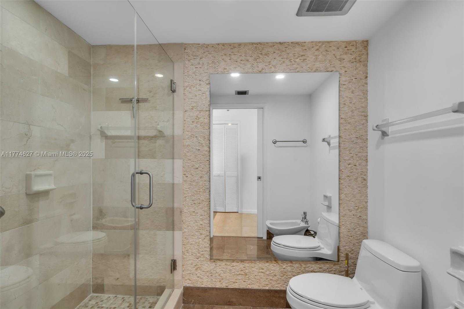 Small Image of 1581 BRICKELL AVE #808, Miami Number 22