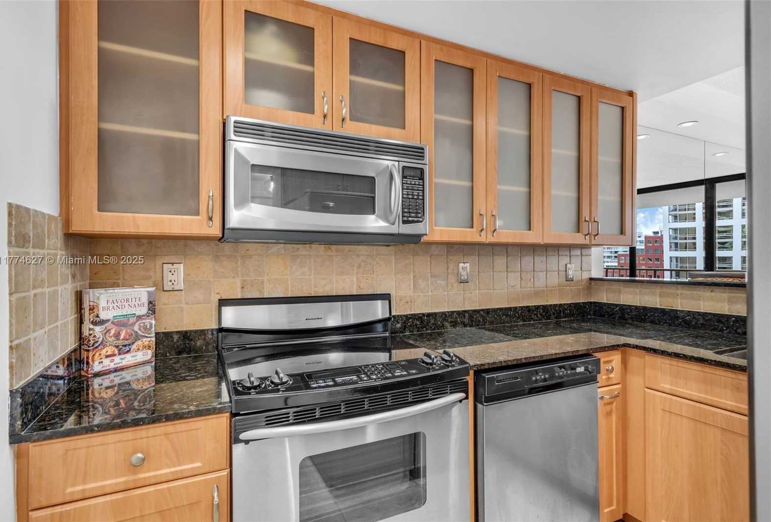 Small Image of 1581 BRICKELL AVE #808, Miami Number 23