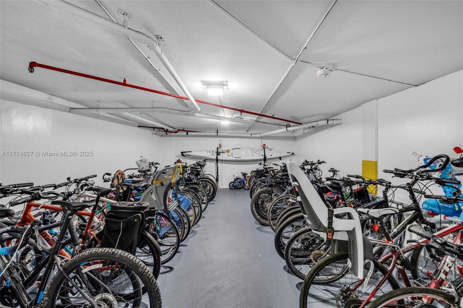 Small Image of 1581 BRICKELL AVE #808, Miami Number 36