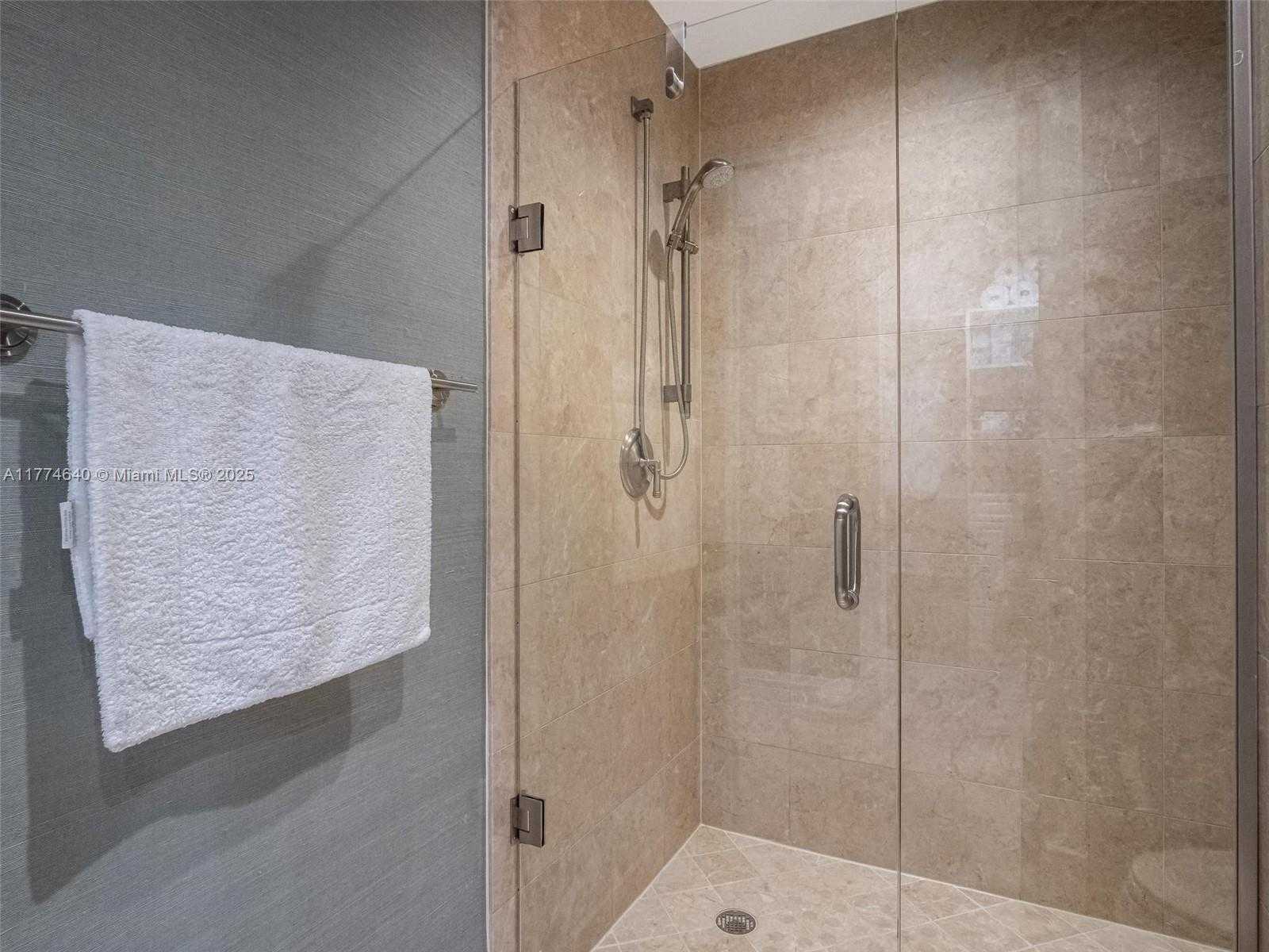 Small Image of 3501 NORTH OCEAN DRIVE #6E, Hollywood Number 28